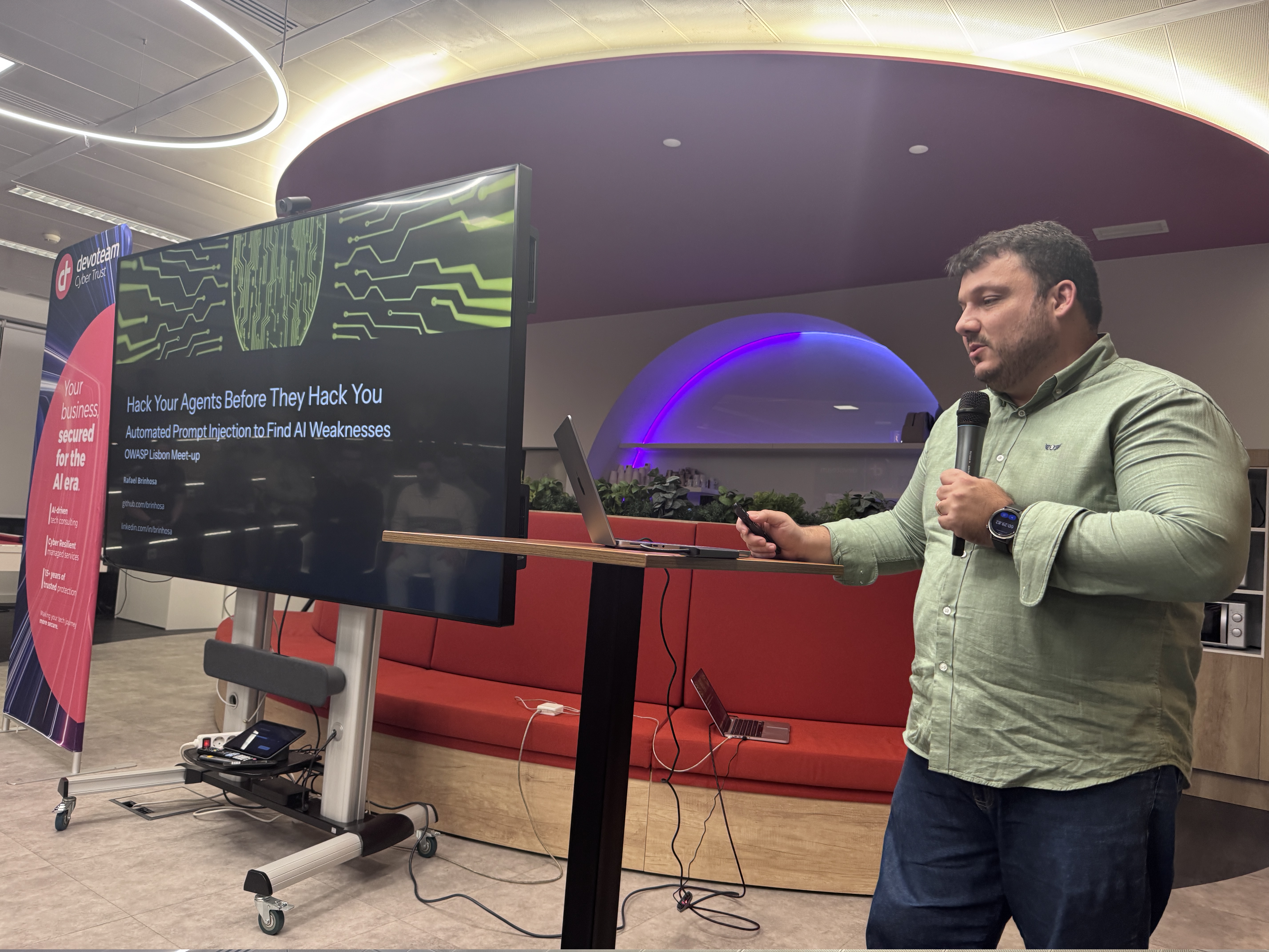 OWASP Lisboa #12 Speaker Rafael Bosse Brinhosa presenting "Hack Your Agents Before They Hack You: Automated Prompt Injection to Find AI Weaknesses" at OWASP Lisboa.